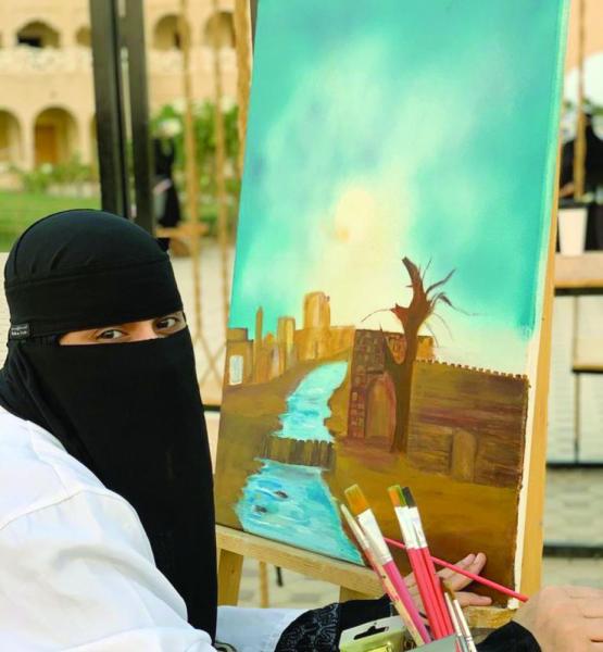 الرسم في الهواء الطلق بملتقى «همسات ثقافية»