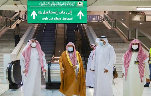 تركيب 74 شاشة رقمية في المسجد الحرام