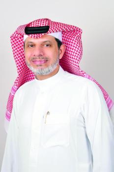 «أستاذ تخاطب» يبتكر كمامة تعطي الدواء لمرتديها