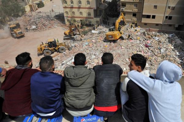 عقار القاهرة المنهار .. صدفة أنقذت أرواح العشرات