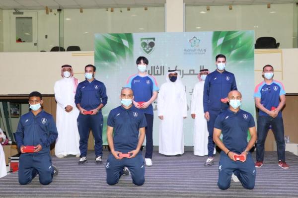 الأهلي يتوج بلقب الطاولة
