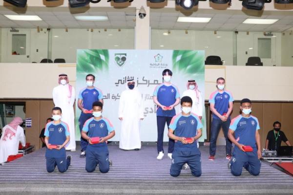 الأهلي يتوج بلقب الطاولة