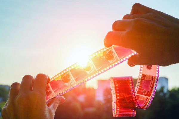 الحنين للذكريات السلبية يقود للاكتئاب والإحباط