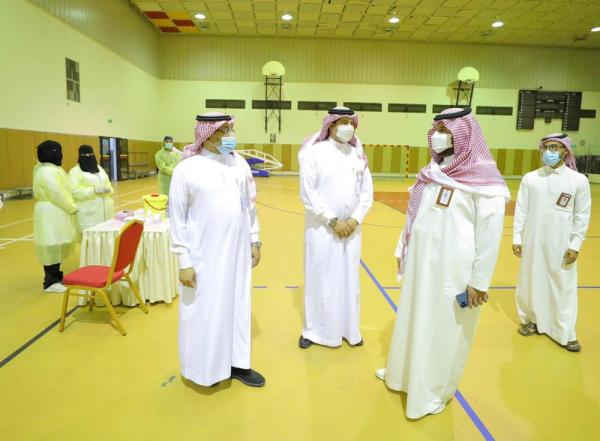 منسوبو القادسية يتلقون لقاح كورونا