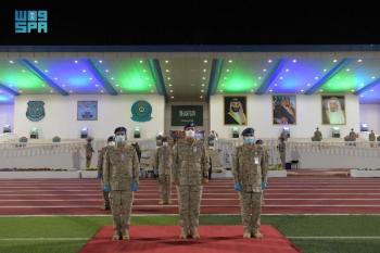 قائد القوات الجوية يرعى حفل تخريج طلاب «الدراسات الفنية»