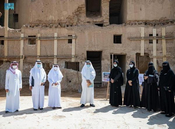 فريق علمي في «قصر الشمسية» لتوثيقه 