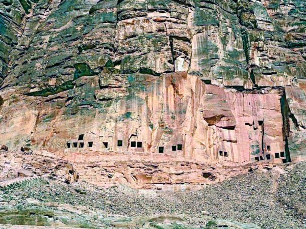 العلا.. مهد الحضارات ونقطة التقاء الماضي بالمستقبل
