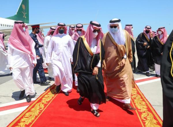 وزير الخارجية يصل البحرين في زيارة رسمية