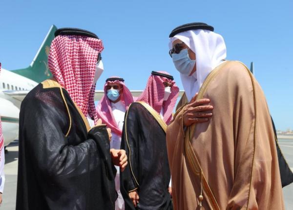 وزير الخارجية يصل البحرين في زيارة رسمية