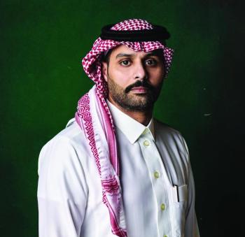 القحطاني.. يخطف الأضواء مجددا