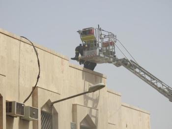 وفاة امرأة جراء حريق محل تجاري بالرياض