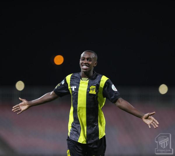 الاتحاد يحسم الكلاسيكو ويشعل سباق الصدارة