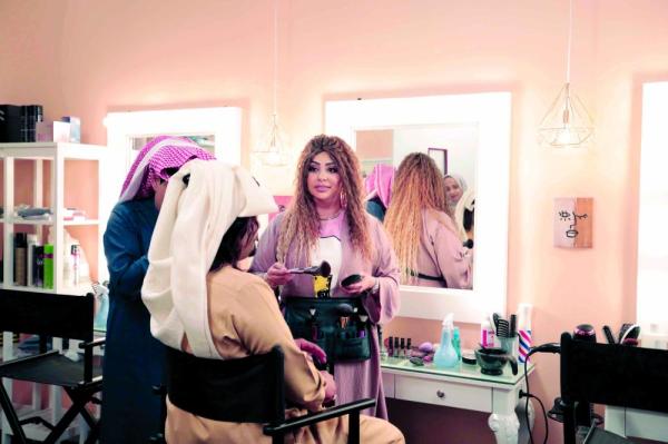 «ستوديو 21» كوميديا خفيفة تقتحم عالم القنوات الفضائية