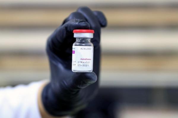 بريطانيا تقترب من تطعيم 40 مليونا باللقاح