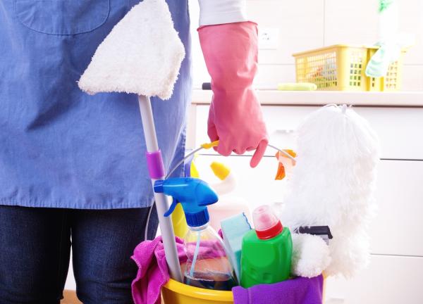 الاحتكار والسماسرة يرفعون أسعار العمالة المنزلية في رمضان