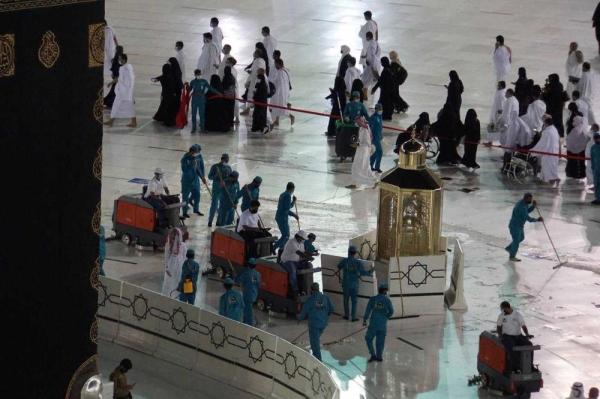 «رقم قياسي».. تنظيف المطاف في 5 دقائق