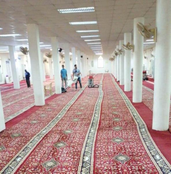 تعقيم 10 آلاف متر سجاد مساجد بحفر الباطن