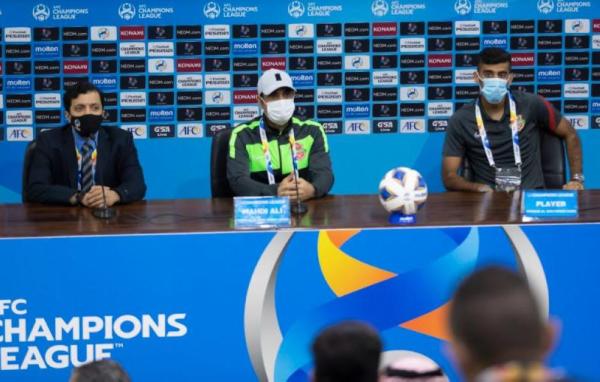 مدرب شباب الأهلي يقلل من غيابات الهلال