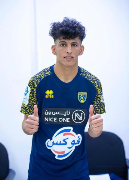 احد يتلقى عروض لشراء عقد نجم التعاون