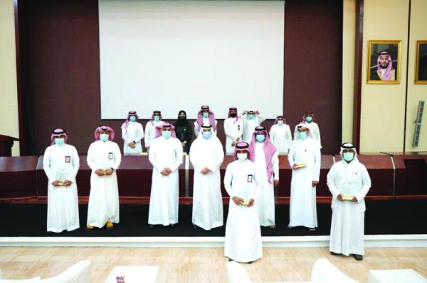 «تفتيش» الشرقية تكرم
10 من متميزيها