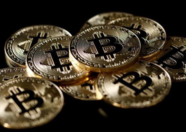 بتكوين تفقد 7.7% من قيمتها في يوم واحد