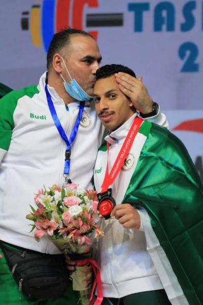 الرباع آل سليم يتوج بفضة آسيا