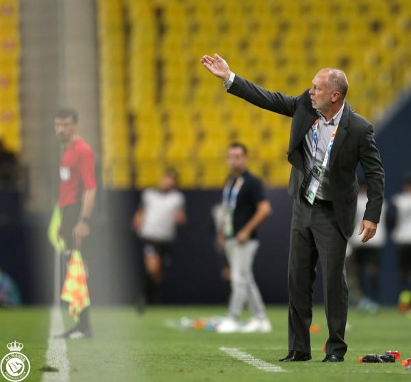 «مينيز».. يخطف قلوب النصراويين