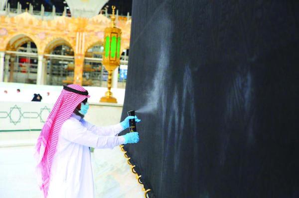 تطييب الكعبة المشرفة 10 مرات يوميا