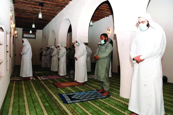 مسجد «أبو بكر»..
منارة علم عمرها 300 عام بالأحساء