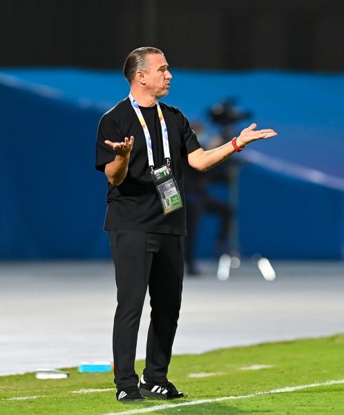 الأهلي يفقد ميتريتا أمام الشرطة