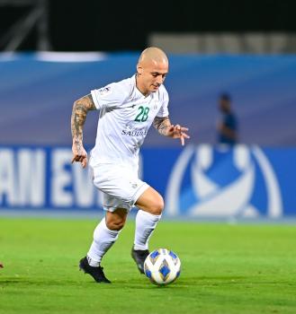الأهلي يفقد ميتريتا أمام الشرطة
