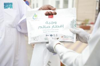 "سقيا الماء" توزع 1500 وجبة إفطار صائم يوميا