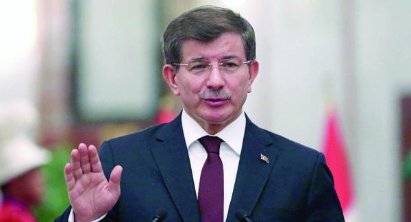 داود أوغلو: فساد حزب أردوغان سيقضي عليه