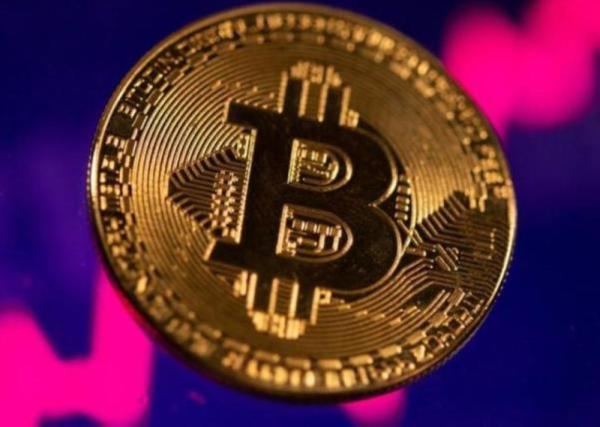 «بتكوين» تخسر تدفقات أسبوعية قياسية