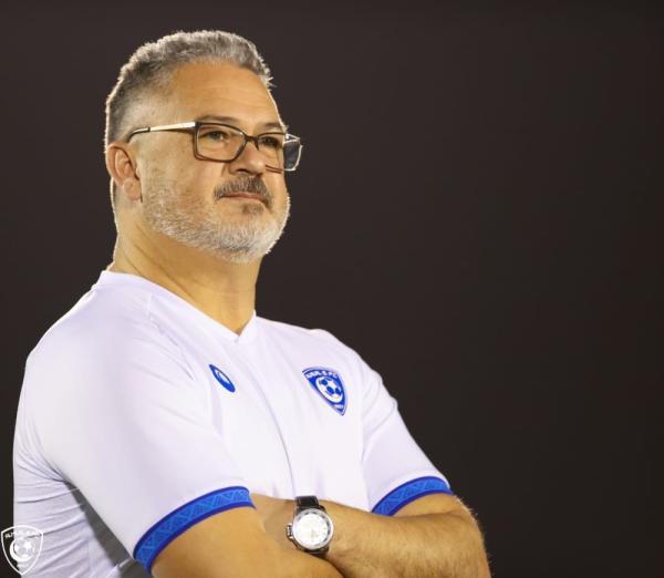 ميكالي.. يغير «الثابتة»