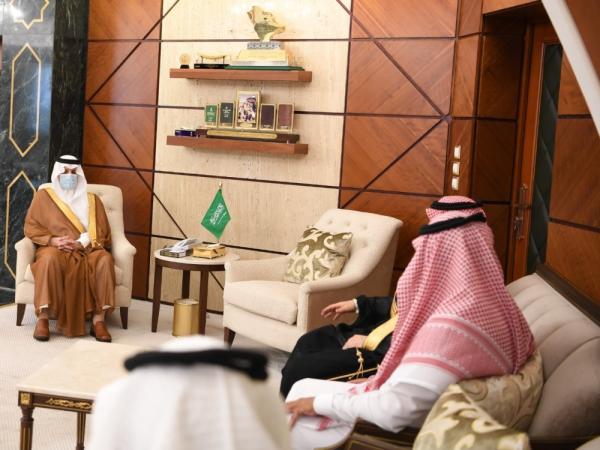 أمير الشرقية ينوه بأهمية تدريب وتمكين الشباب