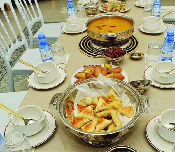 حائل.. تقاليد أصيلة تميز المائدة الرمضانية