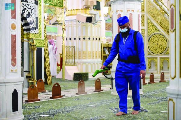 «المسجد النبوي».. أجواء روحانية تأسر القلوب
