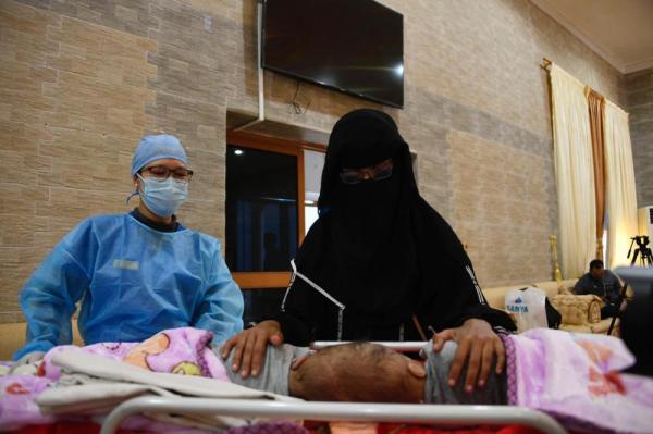 «الحالة 116».. وصول التوأم السيامي اليمني إلى المملكة