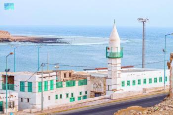 جوامع ومساجد الوجه.. منارات دينية عمرها 200 عام