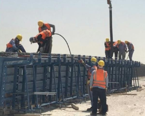 صب «الجدران الاستنادية» للطريق الدائري