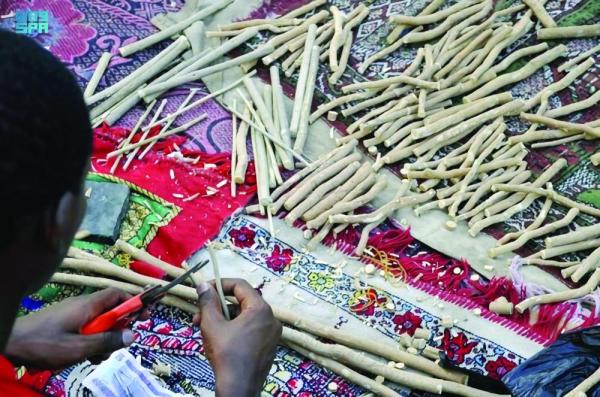 «السواك».. سنة نبوية وهدية غالية من أرض الحرمين