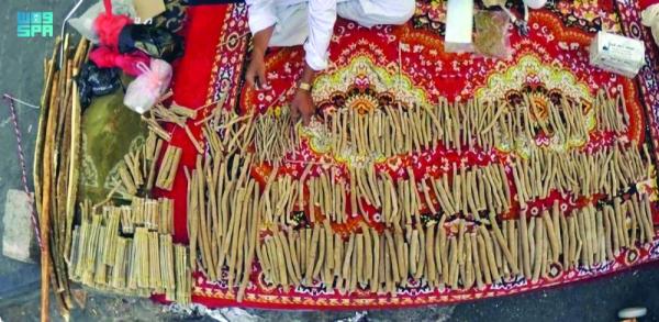 «السواك».. سنة نبوية وهدية غالية من أرض الحرمين