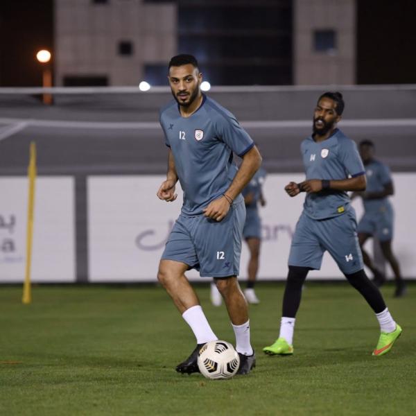 نزال اللقب..!!