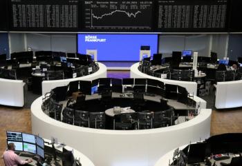 أسهم أوروبا تغلق عند ذروة قياسية بفضل بيانات قوية