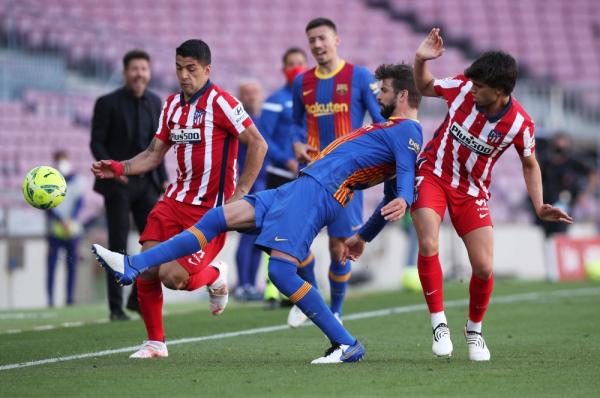 صراع الليجا يحتدم بتعادل برشلونة مع أتلتيكو
