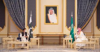 ولي العهد وعمران خان يوقعان اتفاق إنشاء مجلس التنسيق الأعلى السعودي الباكستاني