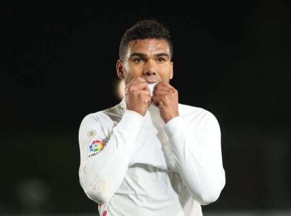 الريال يفرط في الصدارة