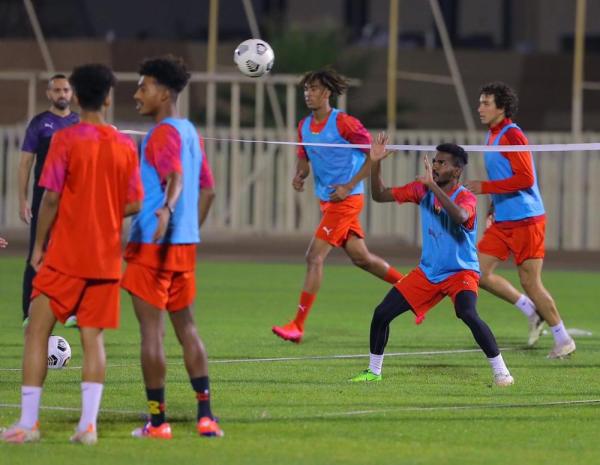 القادسية يطير الى جدة .. و المناعي يعتمد على الخبرة