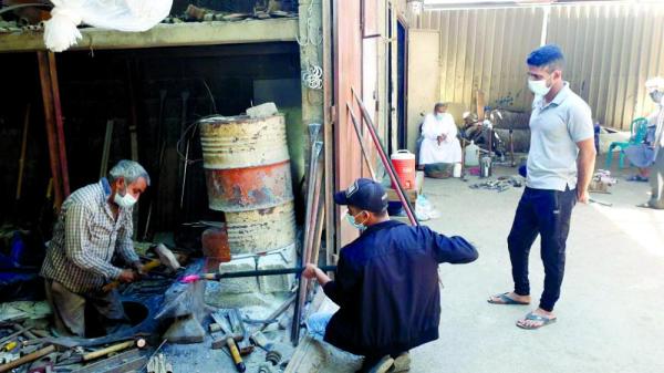 «الحدادة».. مهنة متوارثة تكافح الاندثار